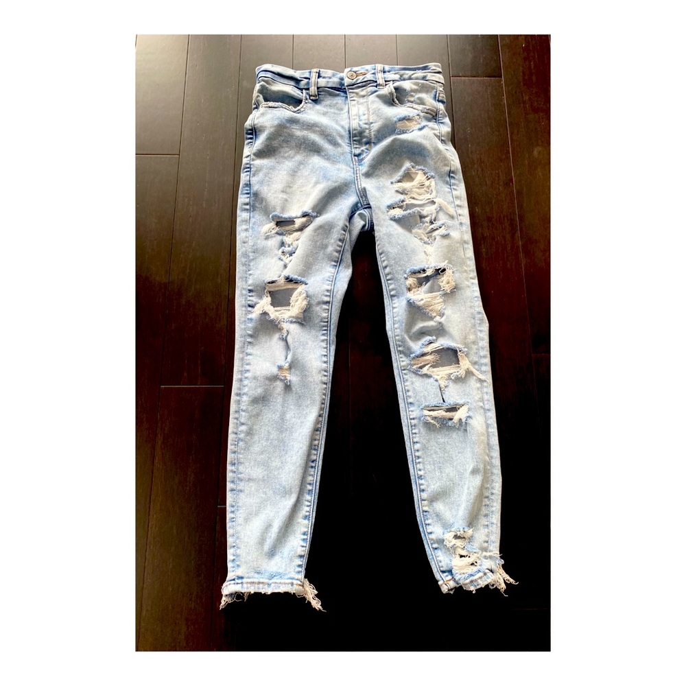 Curvy Super Hi-Rise Distressed Jegging